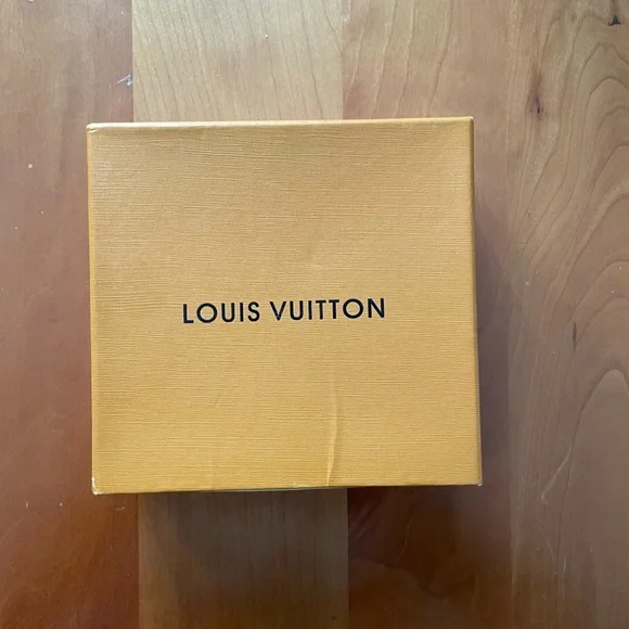 Black Checkered LV Belt - Picture 1 of 6